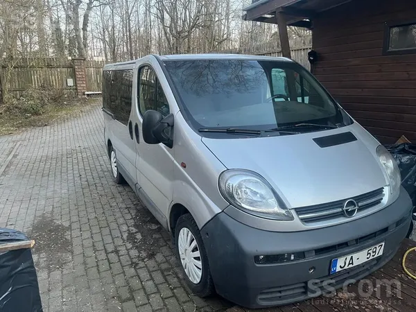 Opel Pārdodu Opel Vivaro Passenger 2005. gada, 9 sēdvie
