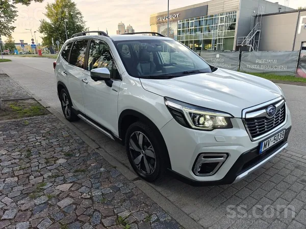 Subaru Pārdod uzņēmuma lietotu Subaru Forester, iegādāts 