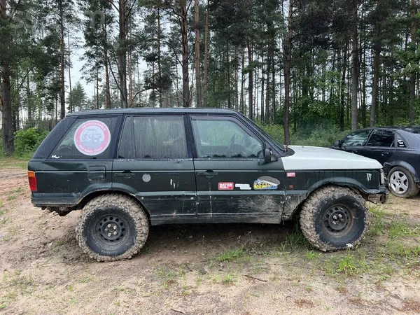 Land-rover Pārdodu bezceļa auto bez dokumentiem . Ejoš ruc br