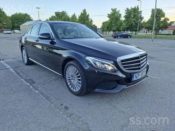 Mercedes Pardodu Mercedes Benz c220 laba stavokli, laba kom