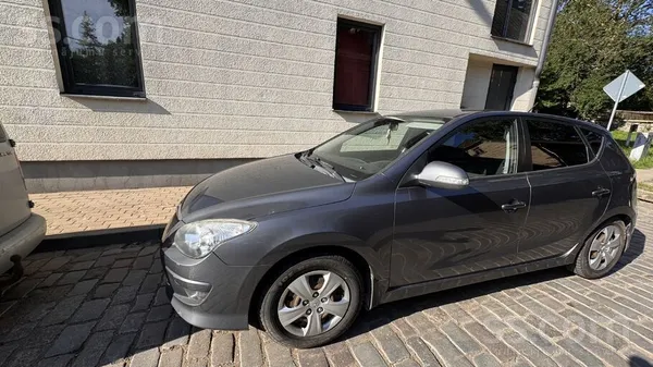 Hyundai Steidzami pārdodu. Pirmajam zvanītājam došu labu a