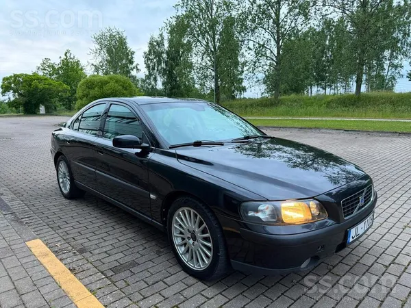 Volvo Pārdod Volvo S60. Tikko izietu TA. Nesen nomainīts