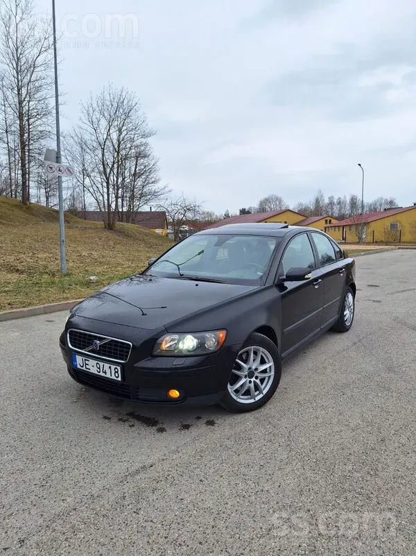 Volvo Pārdodas 2004. gada Volvo S40 2.0Tdi, 100kw, 136hp