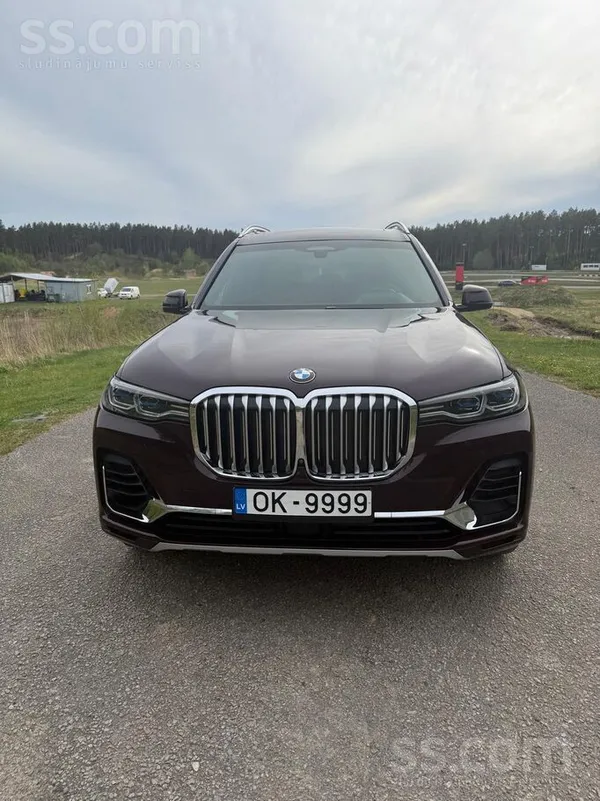 BMW Pārdošanā ir skaists X7 Individual teicamā stāvokl