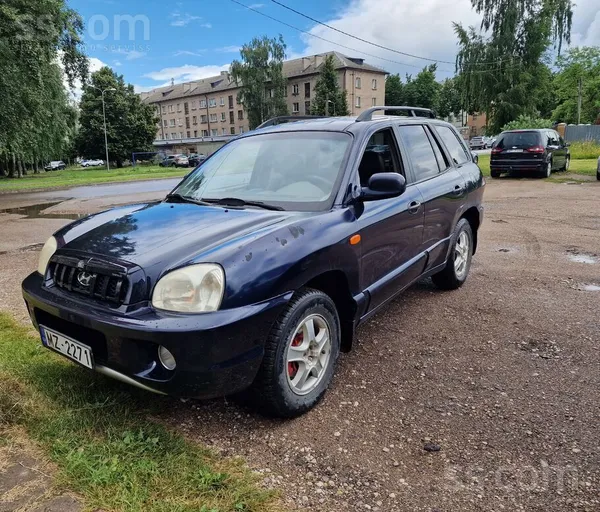 Hyundai Продаю хороший джип Hyundai Santa fe на полном ход