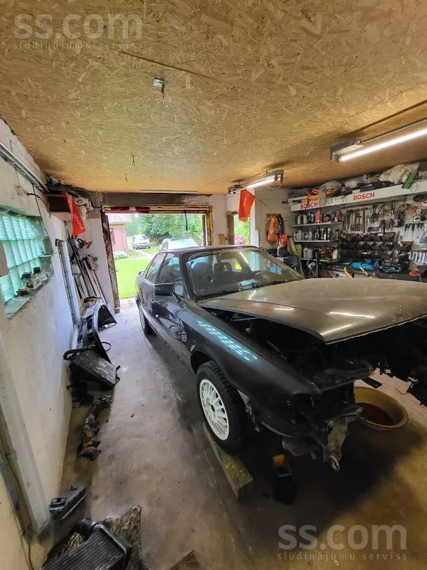 Audi Pārdodu Audi 90 quattro bez motora. Virsbūve labā 