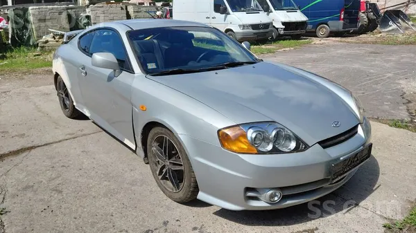 Hyundai Pārodu Hyundai Coupe. 2003g 2, 0
