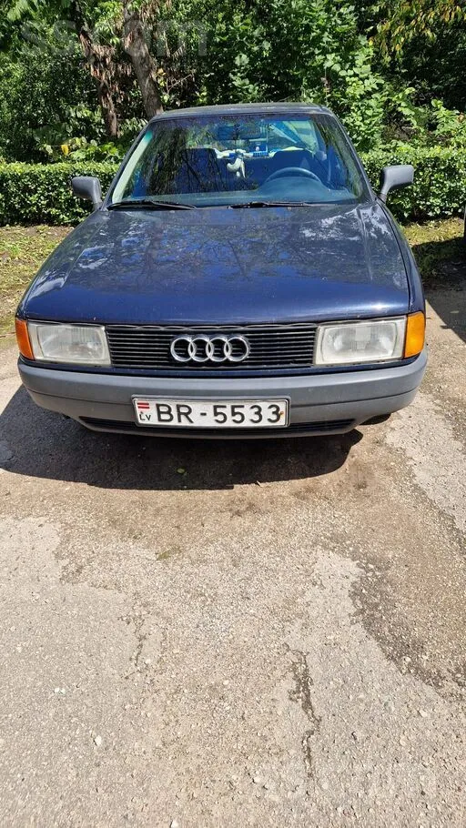 Audi Pārdod Audi 80 1.8 benzīns . Mašīna ir labā tehnis