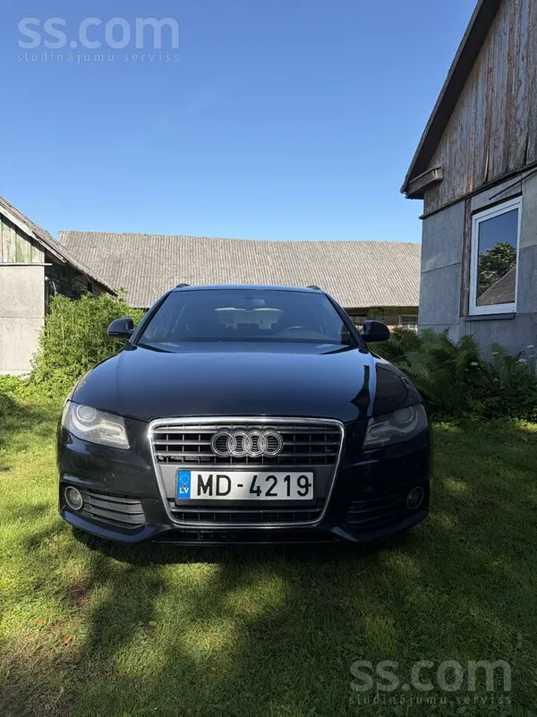 Audi Audi a4 b8 S-line Melnie griesti, pusādas salons.