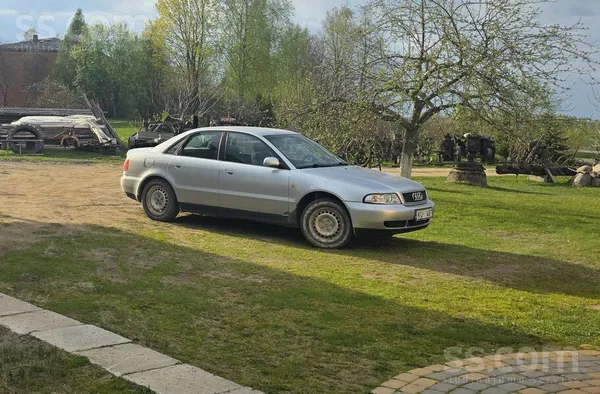 Audi Pārdod 1998.g. Audi A4 benzīns/gāze, 1.6 l. motors