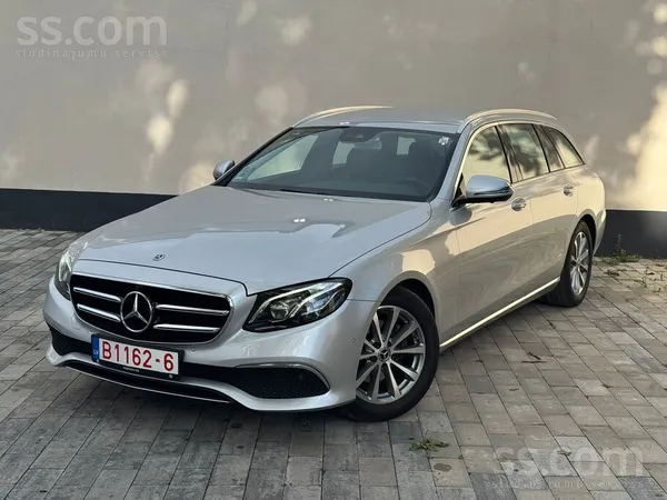 Mercedes Pārdodu Mercedes E200