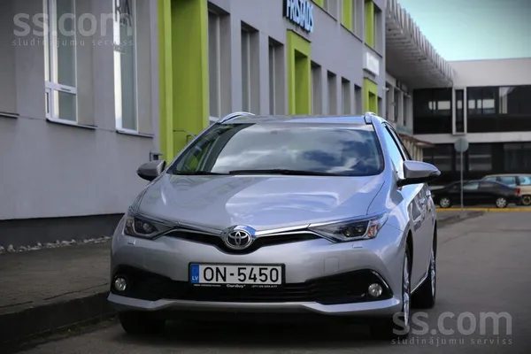 Toyota 1.6i/97kW, automāts. 