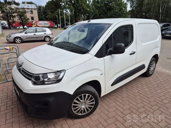 Citroen Automašīna ir labā stāvoklī. Zobsiksna un ģenerato