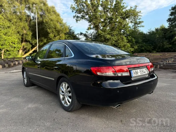 Hyundai Pārdošanā Hyundai biznesa klases sedans ar 2.2 dīz