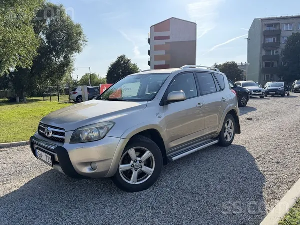 Toyota RAV 4 - 1