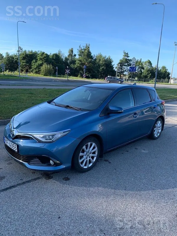 Toyota Auris - 1
