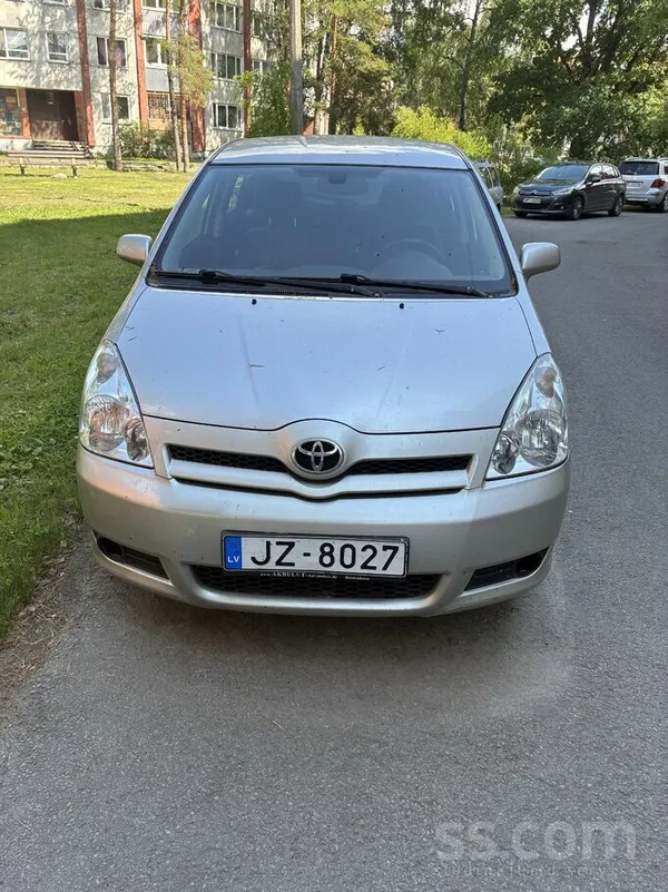 Toyota Corolla Verso - 1