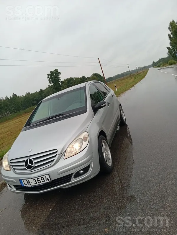 Mercedes Uz tirgu iet mersedes Benz B180 ar 2.0 d motoru un