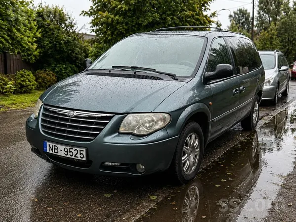 Chrysler Pārdod ietilpīgu un praktisku Chrysler Grand Voyag