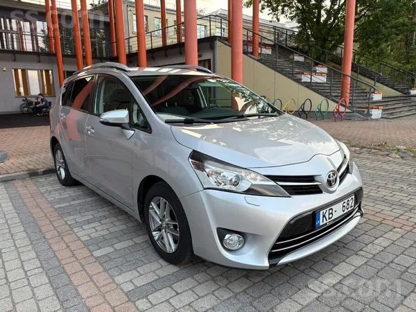 Toyota Verso - 1