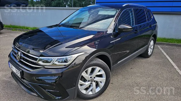Volkswagen Tiguan - 1