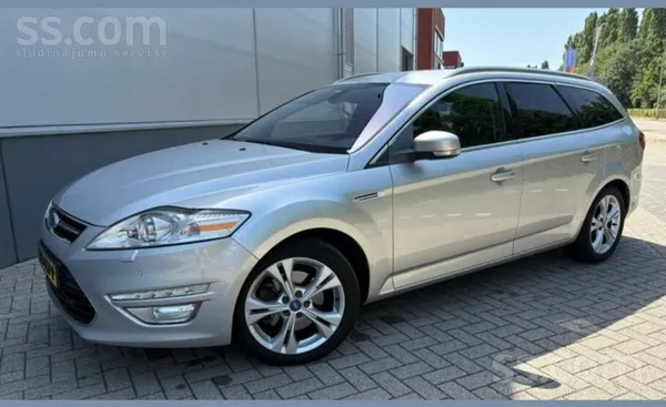 Ford Pārdod Ford Mondeo 2012 gada labā tehniskā un vizu