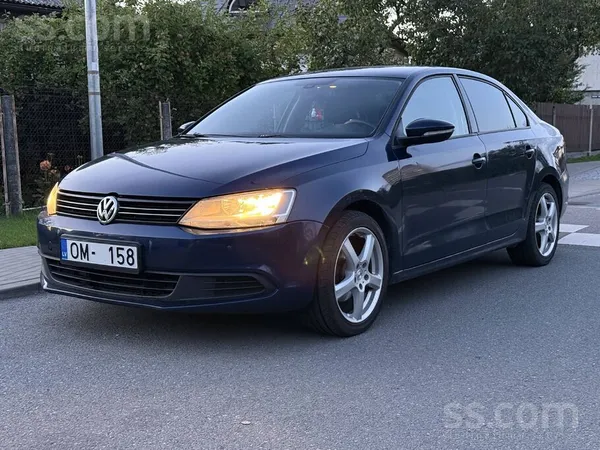 Volkswagen Jetta - 1