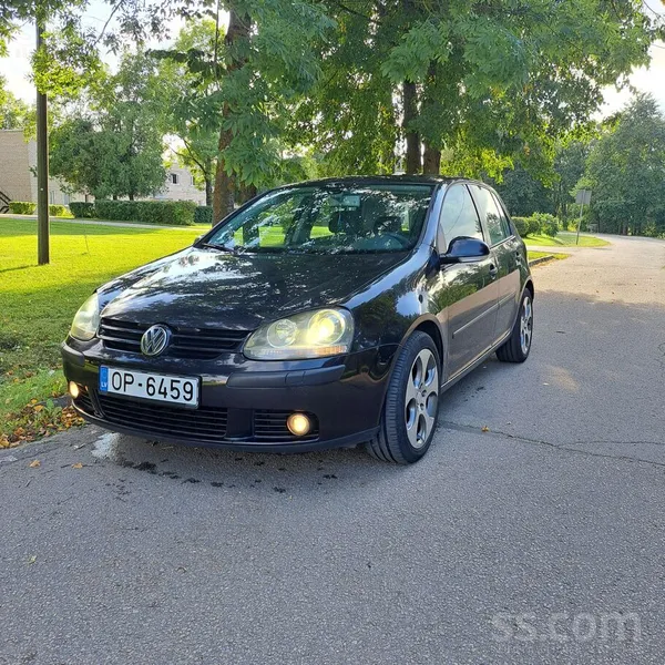 Volkswagen Golf 5 - 1