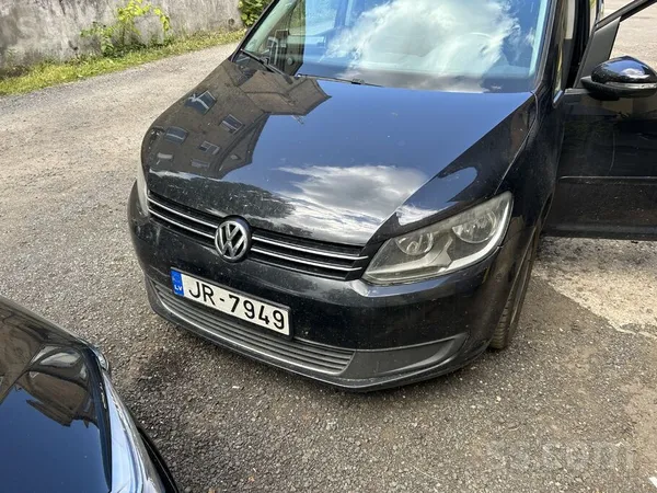 Volkswagen Touran - 1