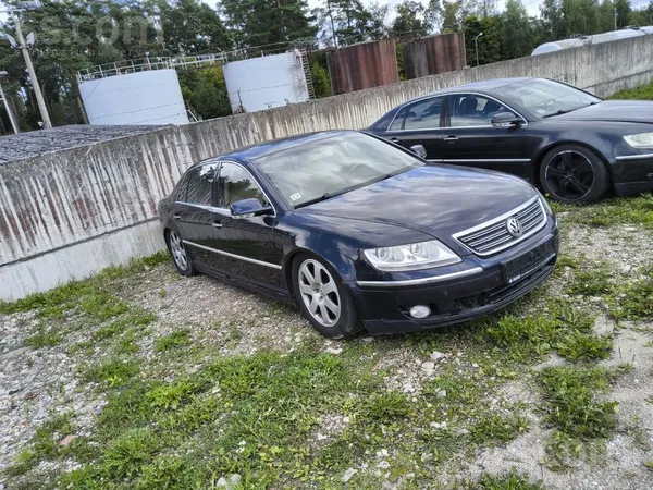 Volkswagen Phaeton - 1