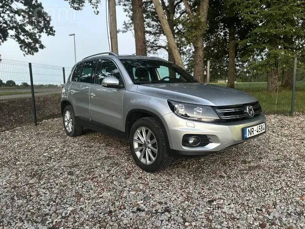 Volkswagen Tiguan - 1