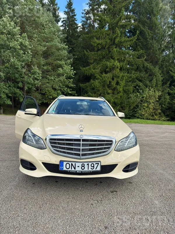 Mercedes E200 - 1