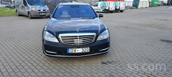 Mercedes Pārdodu komfortablu un reprezentablu Mercedes W221