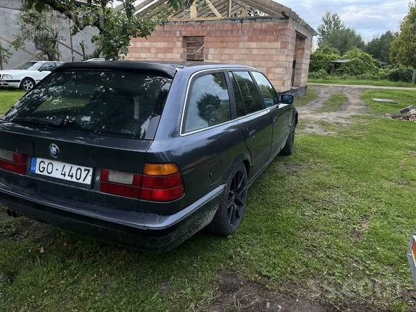 BMW Auto ļoti labā stāvoklī, dēļ apskates gaidu odomet