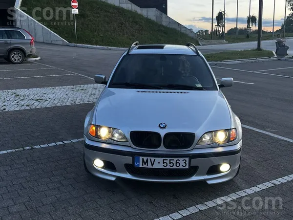 BMW 330
