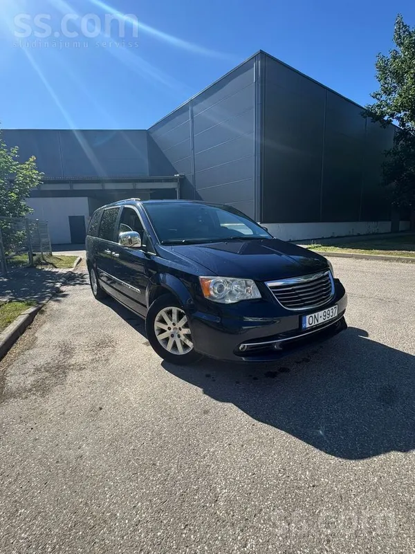 Chrysler Продаю Chrysler . Богатая комплектация , свежий те