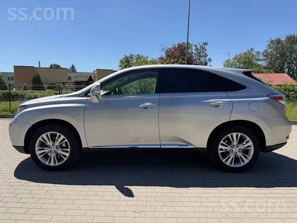 Lexus Pārdodu Lexus450H 2gadi lietots Latvijā, ievests n