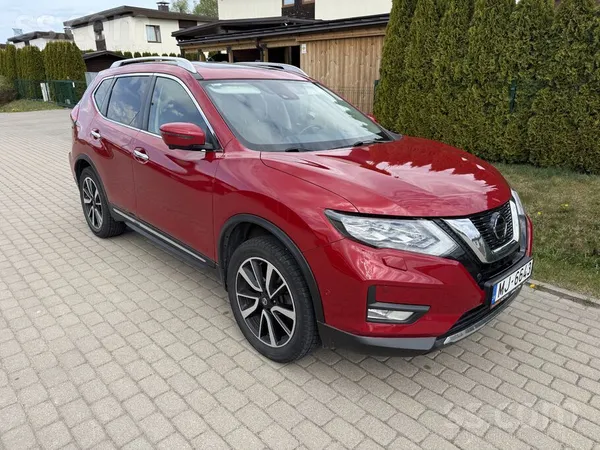 Nissan Продаю 7-ми местное авто, бензин, автомат, кожанны