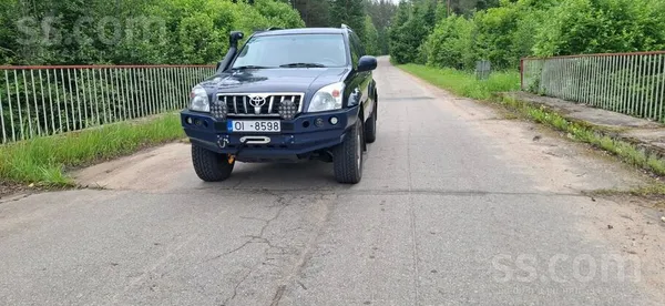 Toyota Izcils eksemplārs, land cruiser 120. Auto ekspedīc