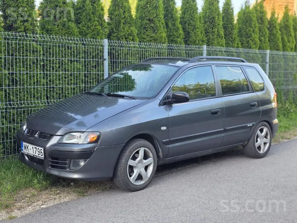 Mitsubishi Ir vizuāli defekti, bet braukšanai tas netraucē. L