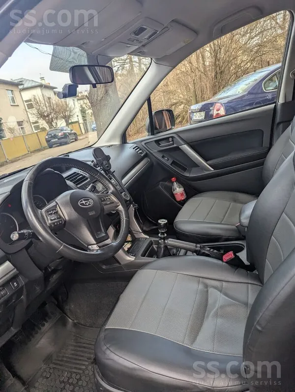 Subaru Automašīna ir labā tehniskā un vizuālā stāvoklī. 