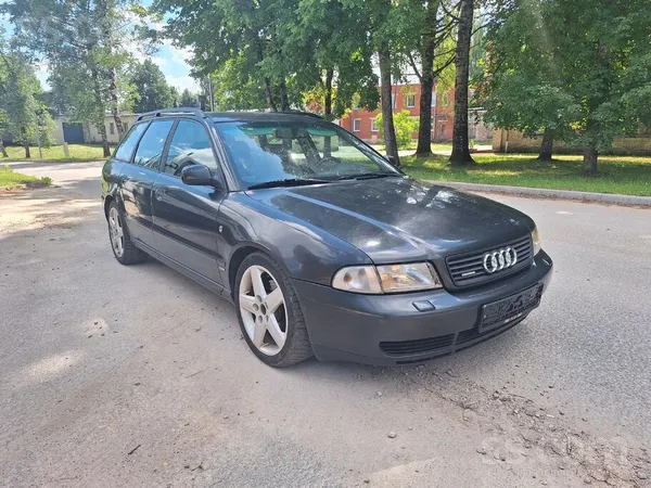 Audi A4 2.8 30v quattro. Auto Latvijā nav reģistrets ( dokumenti visi ir kār