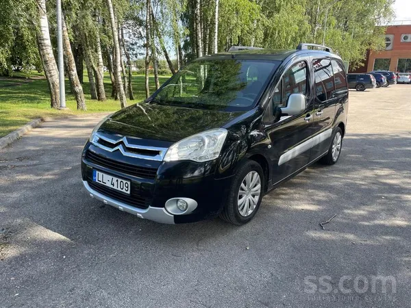 Citroen Citroen Berlingo Turist 1.6d-82kw. Laba tehniska u