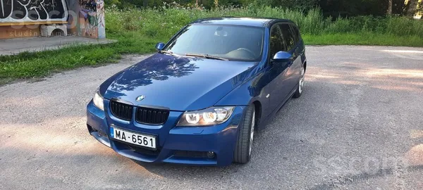 BMW Auto ekonomisks. Uzlikti aizmugurē jauni kluči, br