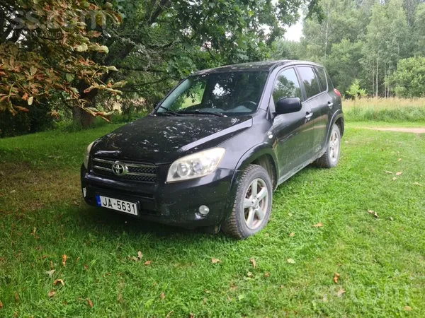 Toyota Dzinēja defekts. Var detaļās visu kopā. Divas atsl