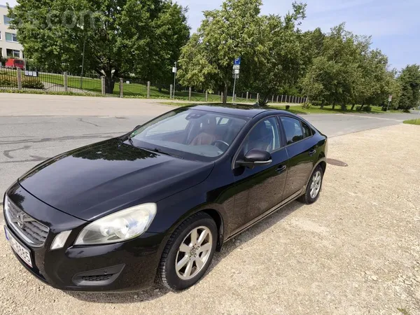 Volvo Pārdodu 2012.gada ekonomisku un uzticamu Volvo S60