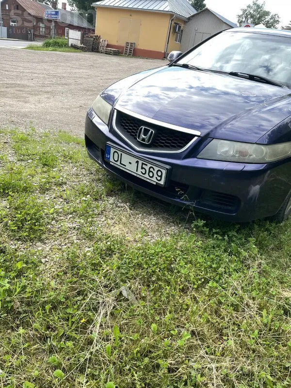 Honda Pārdodu Honda Accord labā stāvoklī , ar vizuāliem 