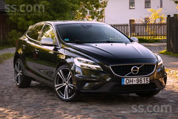 Volvo v40 R-Design 2.0d D4 (140Kw/190Zs) Automāts Ievests no Vācijas

Tehn