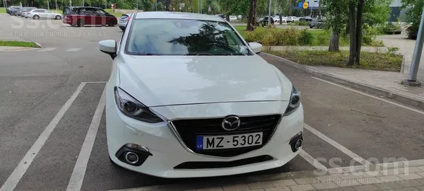 Pārdod Mazda3 2.2dizelis Skyaktiv. nobr242 t. km. Balts perlamutra. Jauna Ta