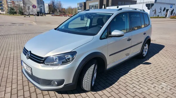 Volkswagen Pārdodu savu VW Touran 2011.g. Cross komplektācija